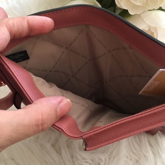 Last one✨Michael Kors jet set wallet Wristlet - Picture 4 of 8